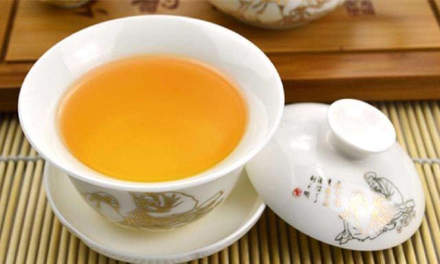 喝茶的人常说的"茶水分离"是什么意思？