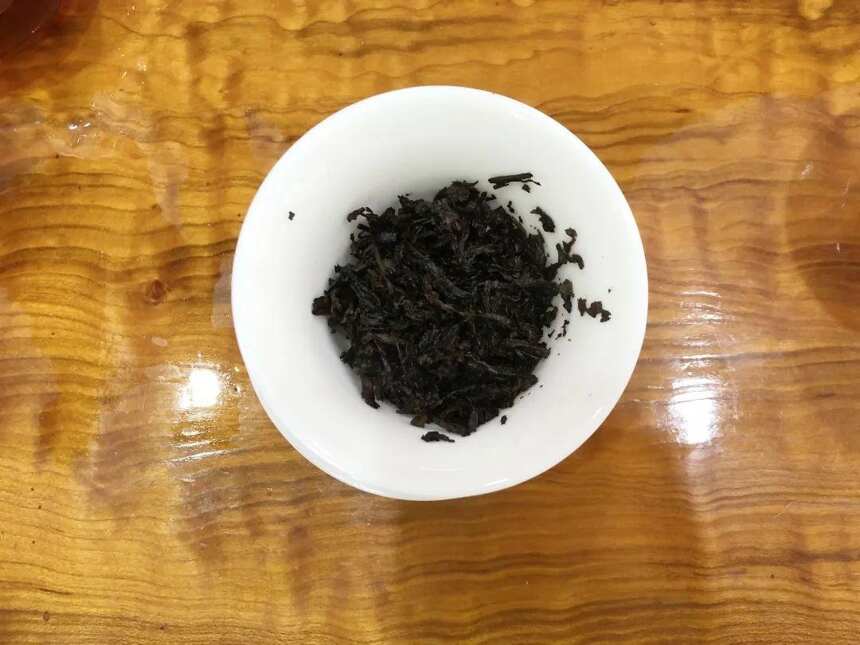 《老徐鉴茶》第573期：老树班章普洱熟茶品鉴报告（辽宁茶友寄）